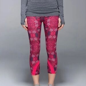 Lululemon Inspire Crop I All Full-On Lux 4 Pink Rose Floral Leggings!
